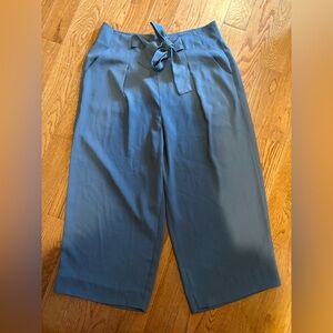 Wide leg, cropped trousers with tie. Madison brand size 12